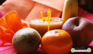 Smoothie-banane-pêche-kiwi-clémentine-goûter
