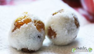 Billes de coco aux raisins blonds