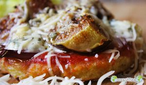 Petites pizzas de banane plantain à la Fourme d'Ambert et aux figues fraîches