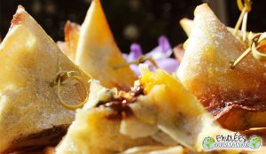 Samoussas gourmands à la Fourme d'Ambert, fruits de mon enfance et chocolat noir