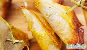 Samoussas gourmands à la Fourme d'Ambert, fruits de mon enfance et chocolat noir
