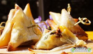 Samoussas gourmands à la Fourme d'Ambert, fruits de mon enfance et chocolat noir