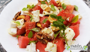 Salade de pastèque aux 2 fromages et granola salé Envolées Gourmandes