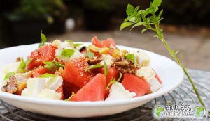 Salade de pastèque aux 2 fromages et granola salé Envolées Gourmandes